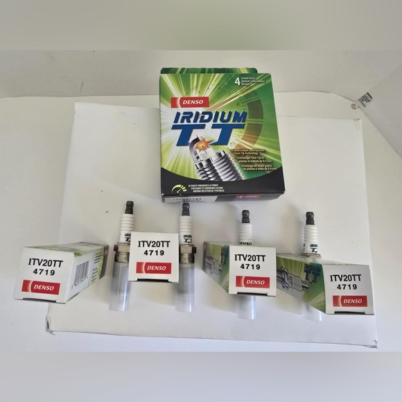 Denso Iridium TT Spark Plugs ITV20TT / 4719 Set of 4 Made in Japan - Picture 3 of 4